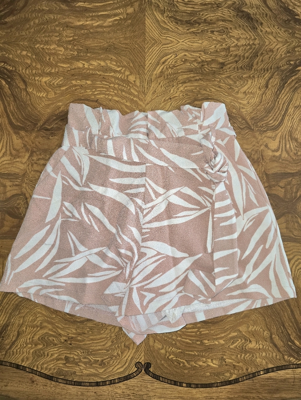Lush Dusty Pink Tropical Palm Print Paperbag Waist Shorts, Women's Size S.